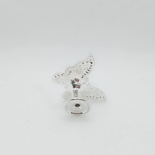 Butterfly cabinet knob