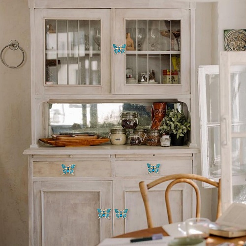 Butterfly closet door knobs